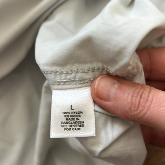 Magellan Outdoors Grey Button Down Shirt Men's Large - Picture 9 of 10